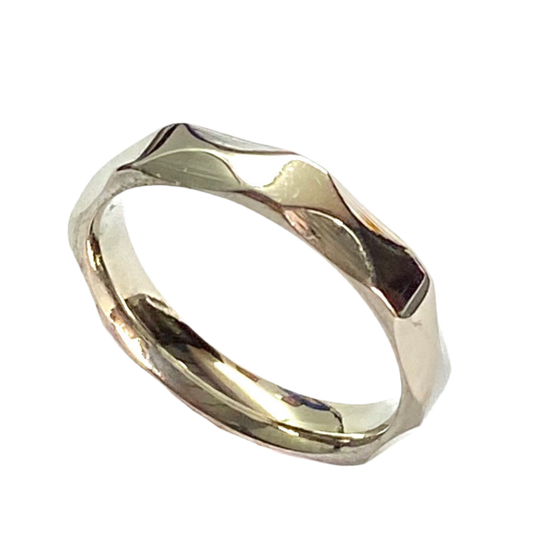 Anillo de Acero