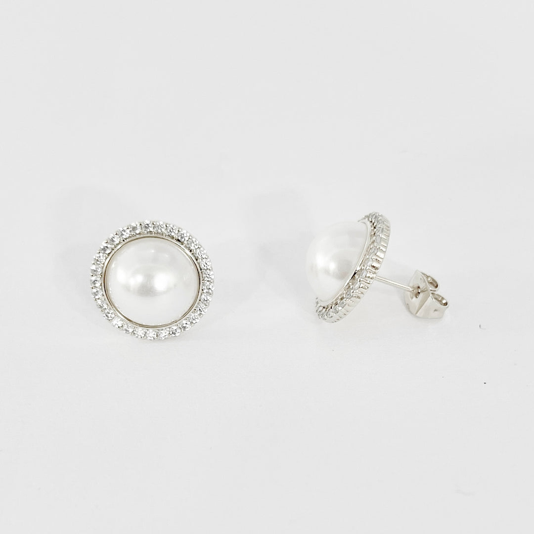 Aretes de Acero Plateado Perla Celestial